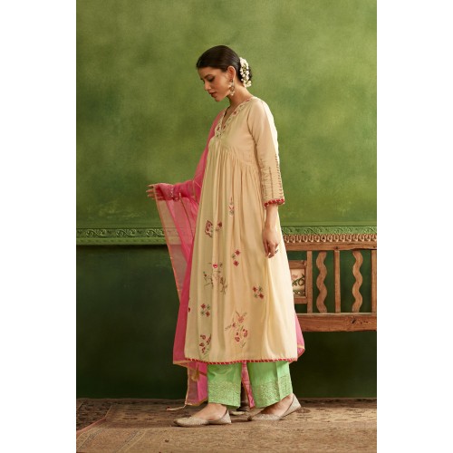 Elegant Cream Embroidered Kurta Set with Pink Dupatta and Green palazzos | Traditional collection| Ethnic | Festive wear Elegant Cream Embroidered Kurta Set with Pink Dupatta and Green palazzos | Traditional collection| Ethnic | Festive wear